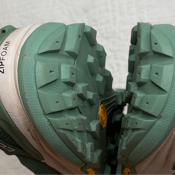 Topo Athletic Womens Traverse Green Running Shoes Sneakers Size 9.5 Sage/Tan - Picture 5 of 14